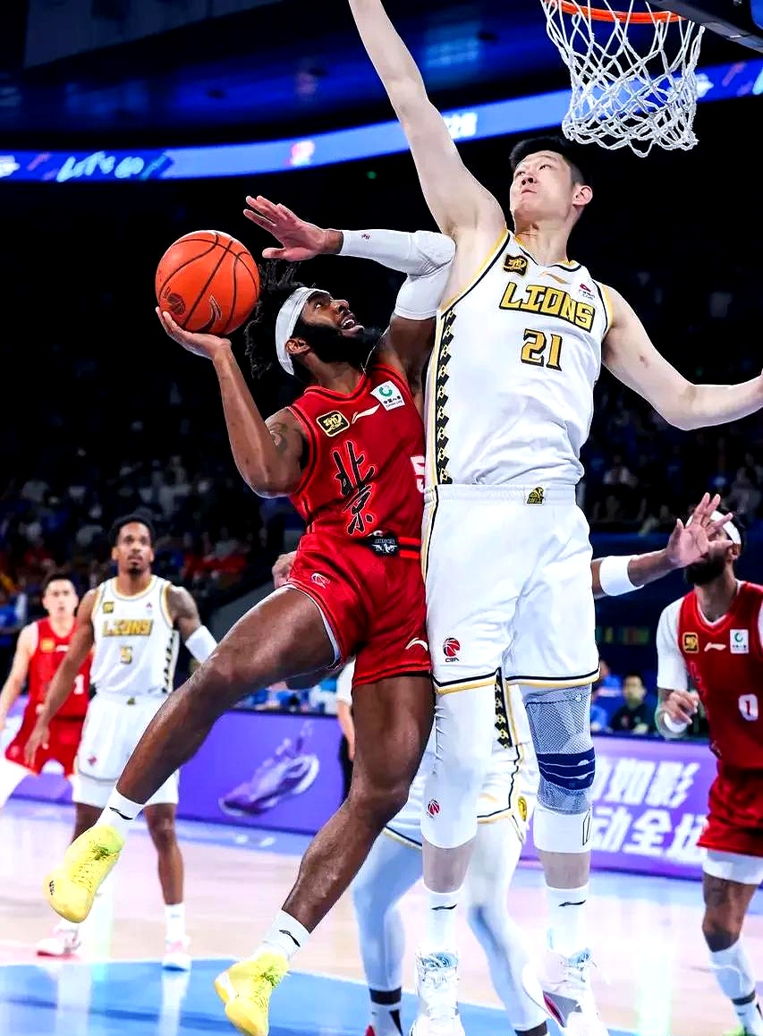 爱游戏官方官网 -广厦男篮发布备战花絮；清晨更衣室发声；德国杯任务艰巨；医务组通报恢复的简单介绍